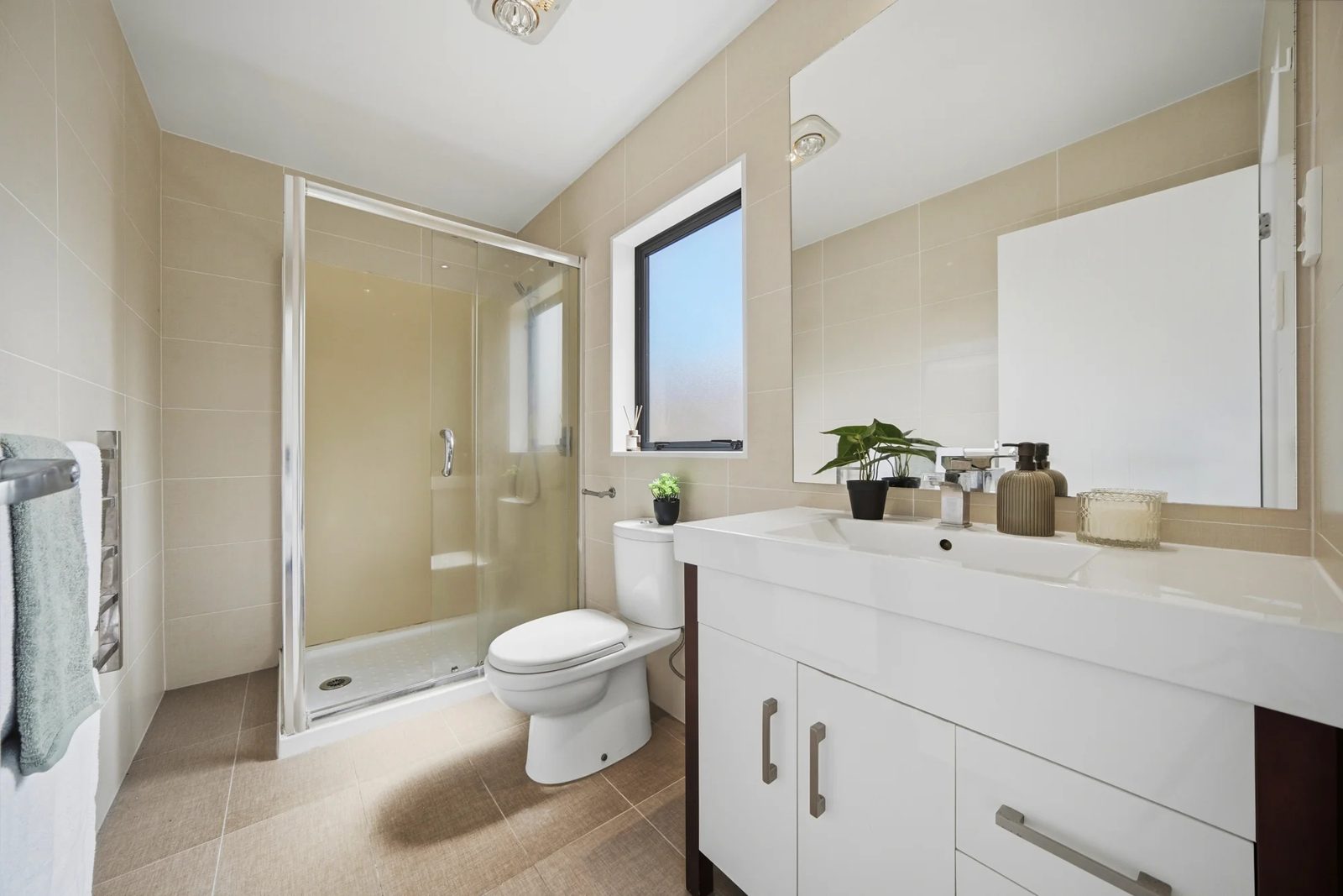 8 Larch Street, Avondale, photo 14