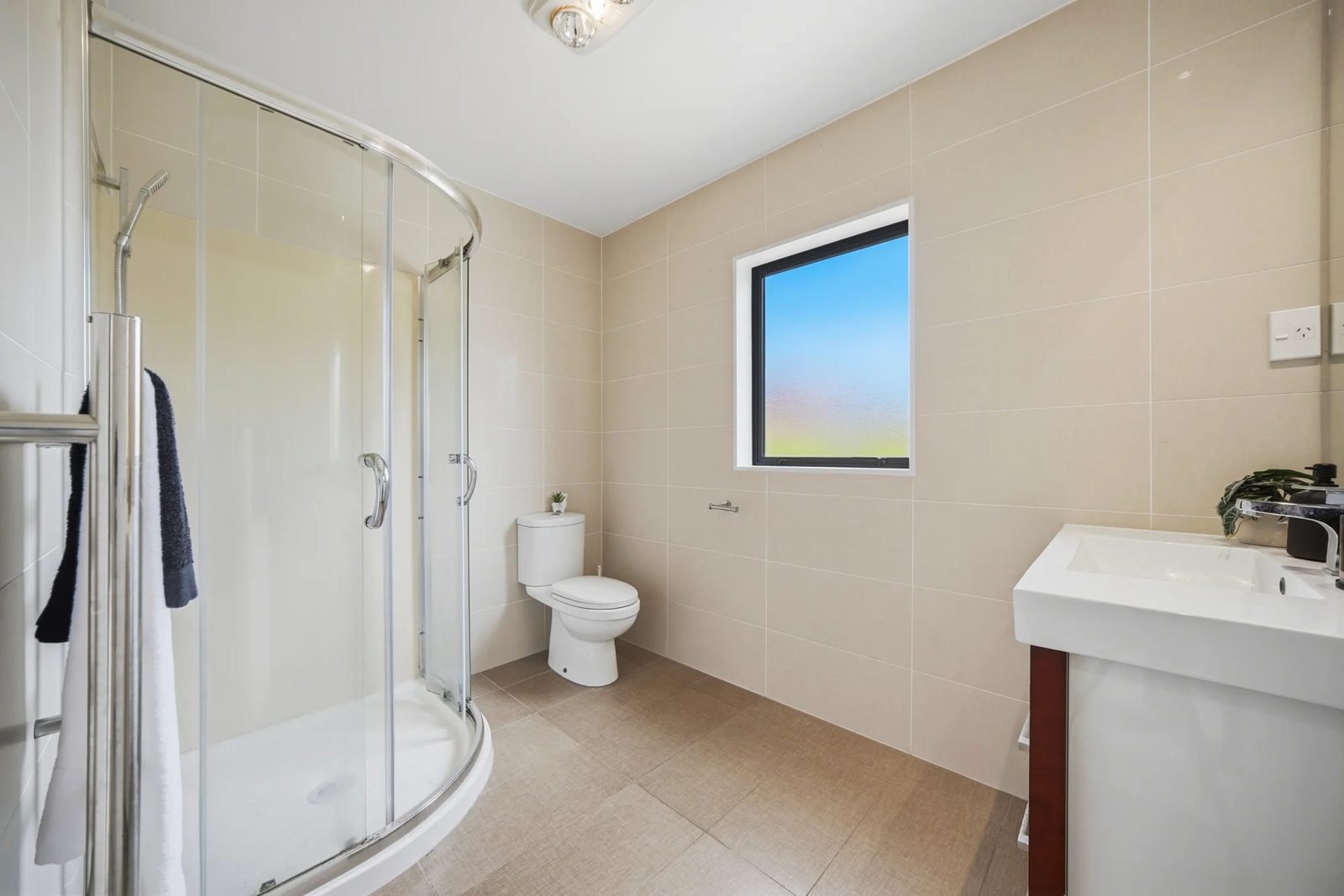 8 Larch Street, Avondale, photo 20