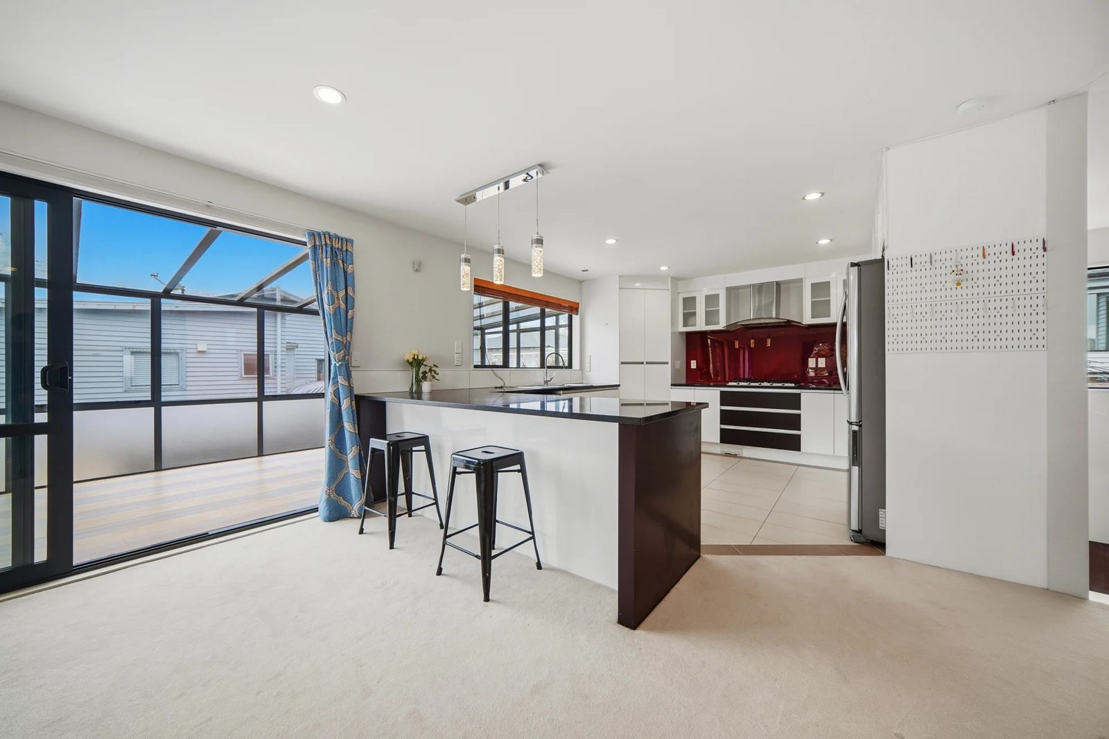 8 Larch Street, Avondale, photo 4