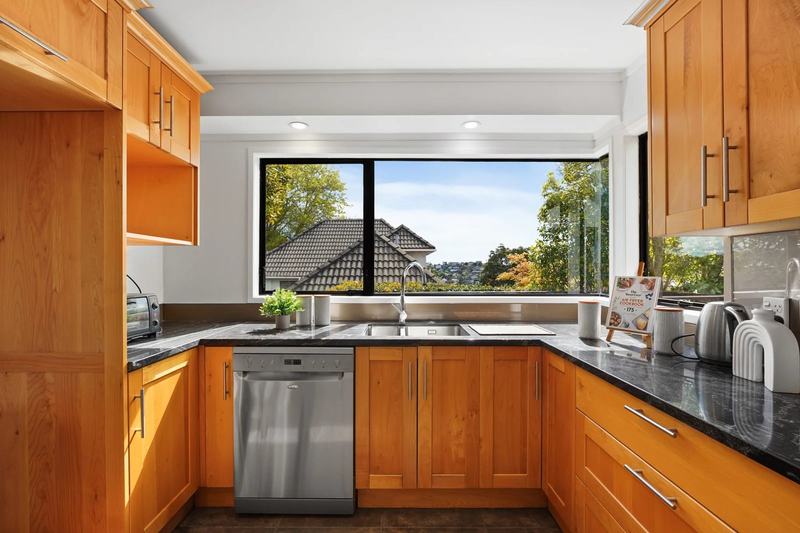 1A Charles Fox Place, Saint Johns, photo 11