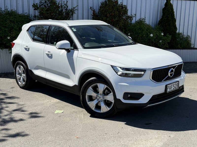 2022 Volvo XC40 T4 Momentum 2.0P