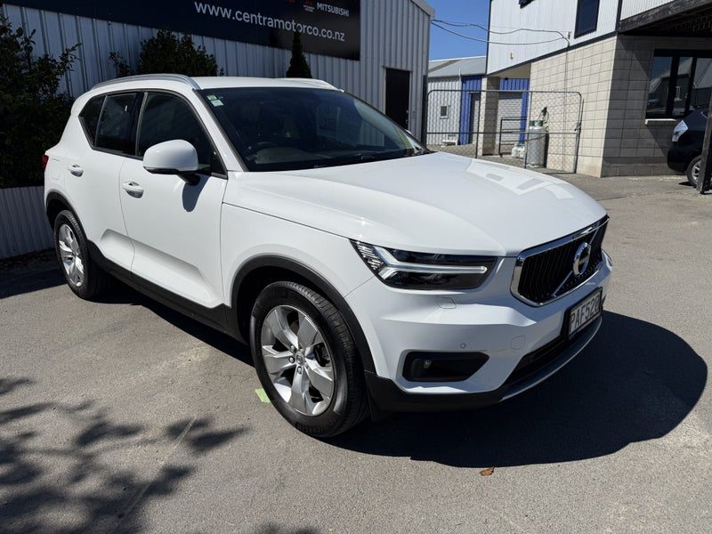 2022 Volvo XC40 T4 Momentum 2.0P, photo 2