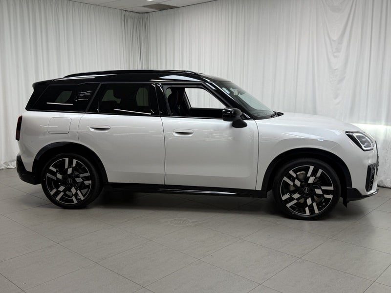 2026 MINI Countryman Countryman SE ALL4 JCW Sport, photo 3