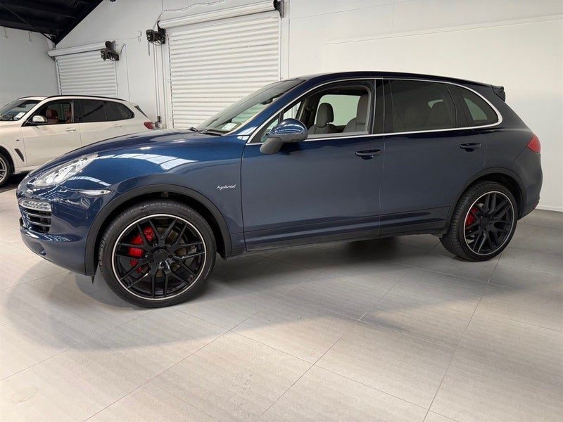 2013 Porsche Cayenne S Hybrid 4WD, photo 2