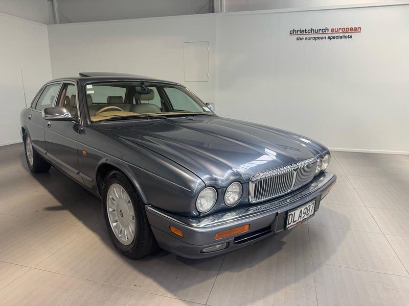 1995 Daimler Double Six V12, photo 2