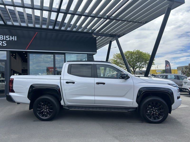2026 Mitsubishi Triton VRX 4x4 6 Speed Auto D/C, photo 3