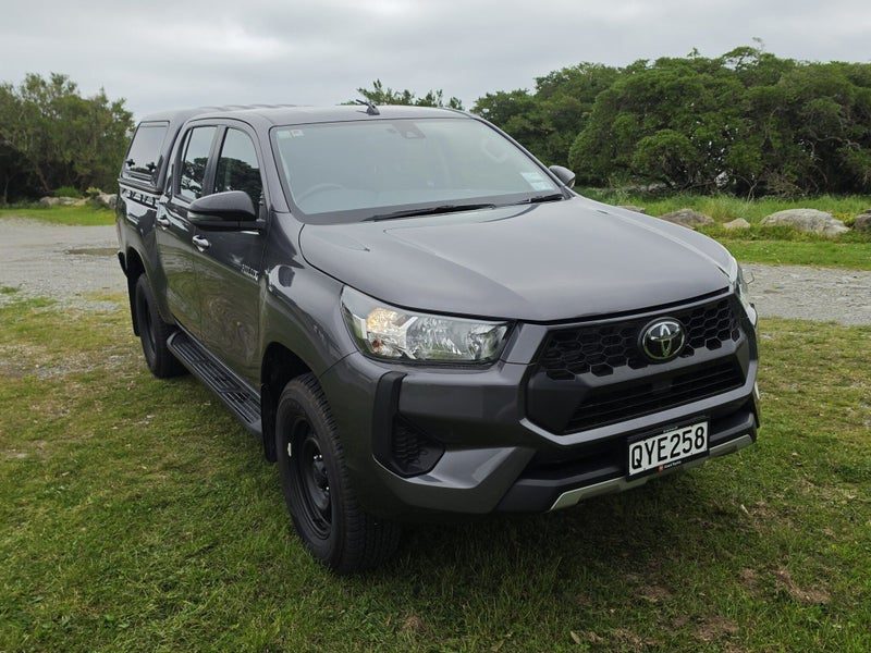 2024 Toyota Hilux SR