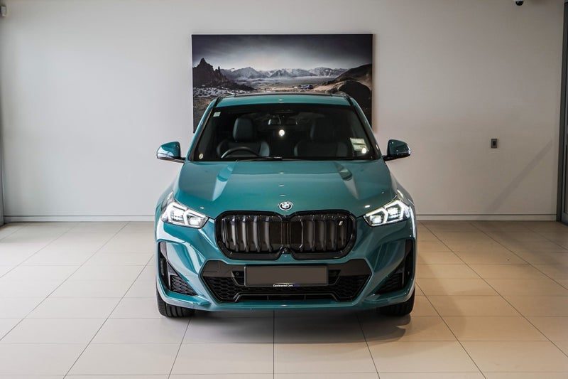 2023 BMW iX1 xDrive 30 M-Sport, photo 3