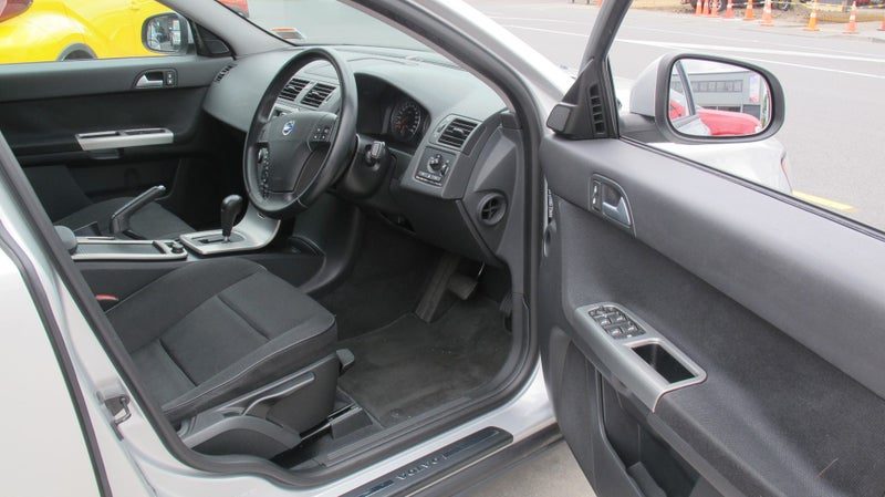 2010 Volvo S40 V50, photo 2
