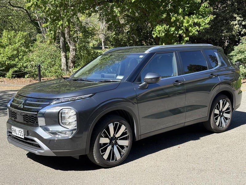 2025 Mitsubishi Outlander XLS 4WD, photo 2