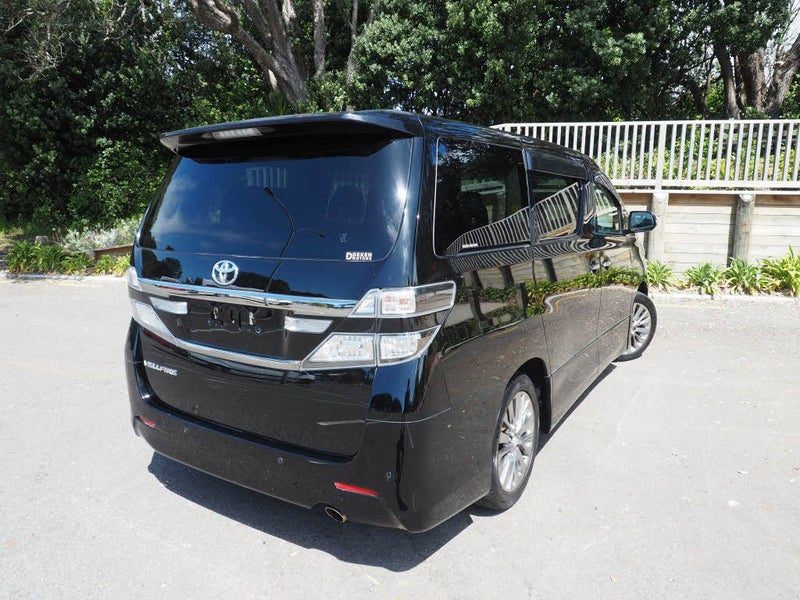 2013 Toyota Vellfire 7 SEATER, photo 2
