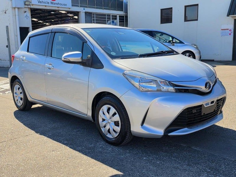 2015 Toyota Vitz 1.3, photo 3