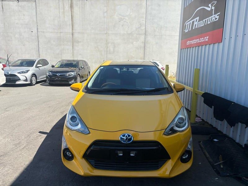 2015 Toyota Aqua S, photo 2
