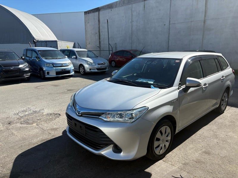 2017 Toyota Corolla FIELDER HYBRID, photo 3