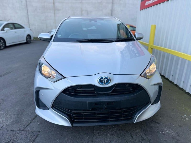 2021 Toyota Yaris Hybrid X, photo 2