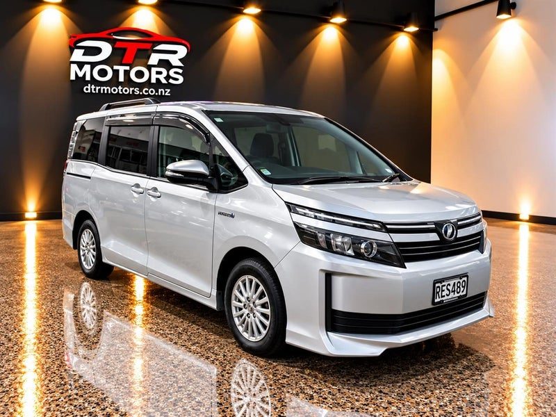 2014 Toyota Voxy 7 Seater
