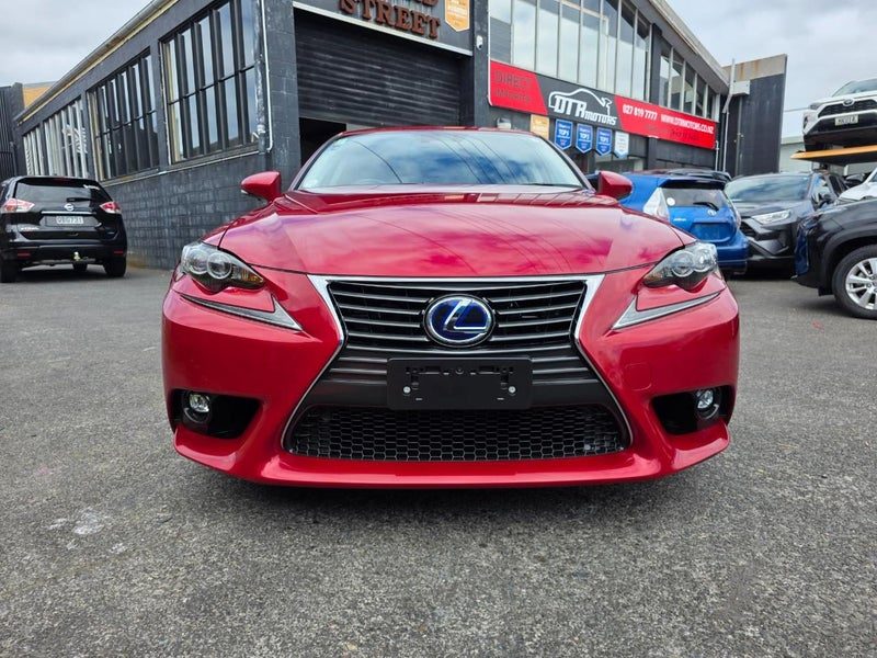 2014 Lexus IS300H Hybrid, photo 3
