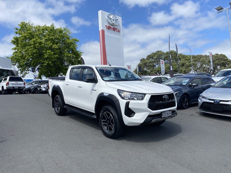 2025 Toyota Hilux SR 2WD Double Cab