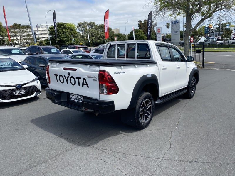 2025 Toyota Hilux SR 2WD Double Cab, photo 2