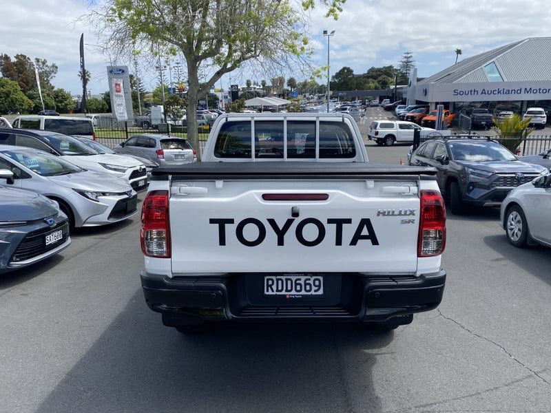 2025 Toyota Hilux SR 2WD Double Cab, photo 3
