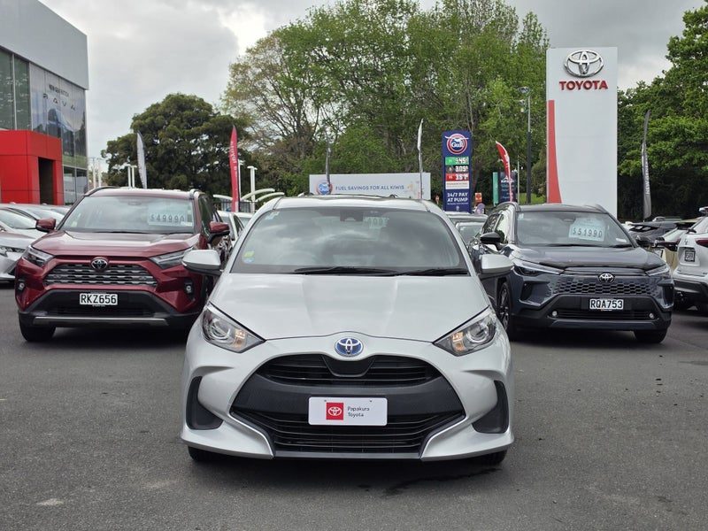 2021 Toyota Yaris X, photo 2