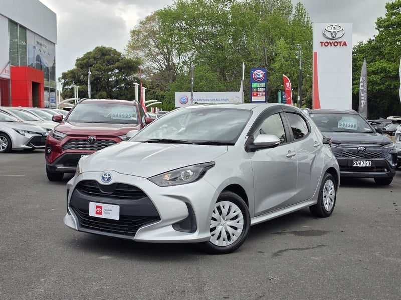 2021 Toyota Yaris X, photo 3