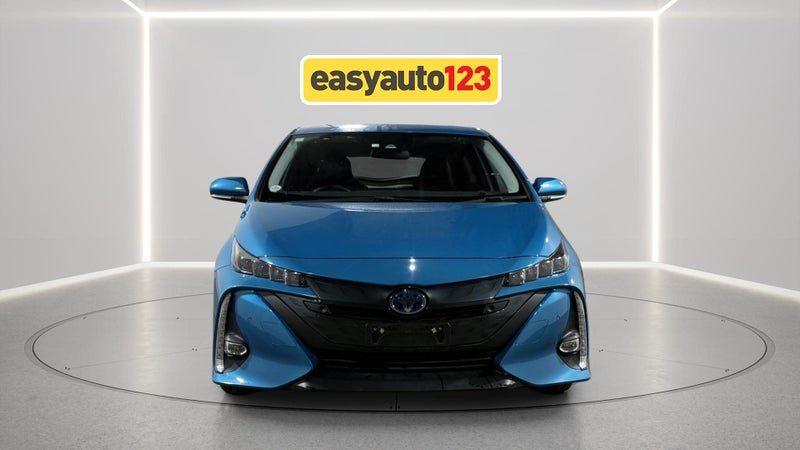 2018 Toyota Prius Phv, photo 2