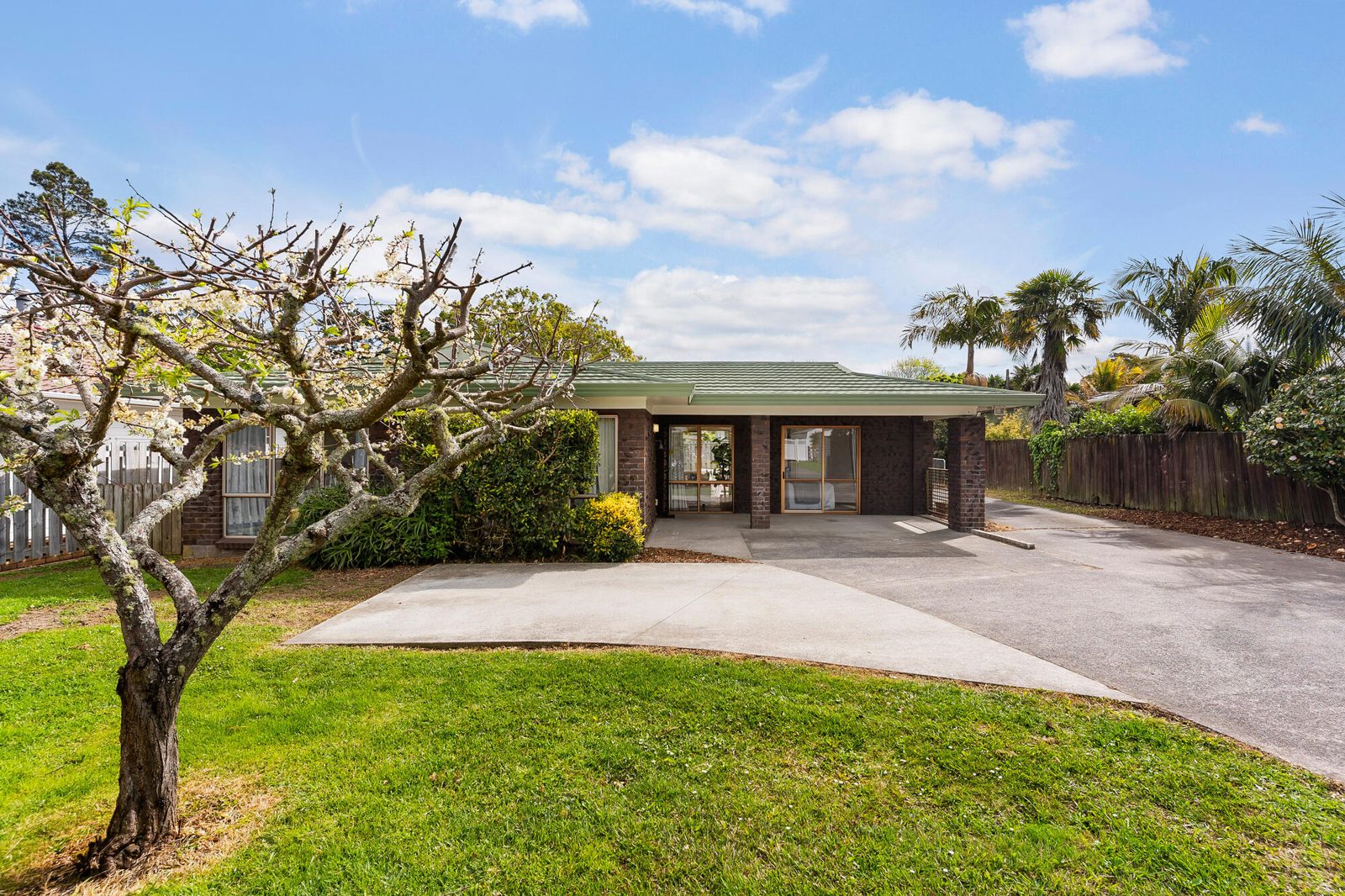 14 Sunkist Bay Road, Beachlands, photo 1