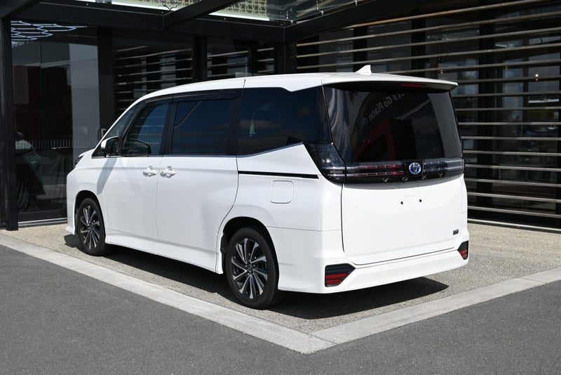 2023 Toyota Voxy 1.8 Petrol Hybrid SZ FWD SUV, photo 2