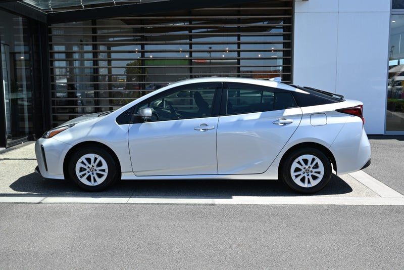 2021 Toyota Prius 1.8 Petrol Hybrid FWD Hatchback, photo 3