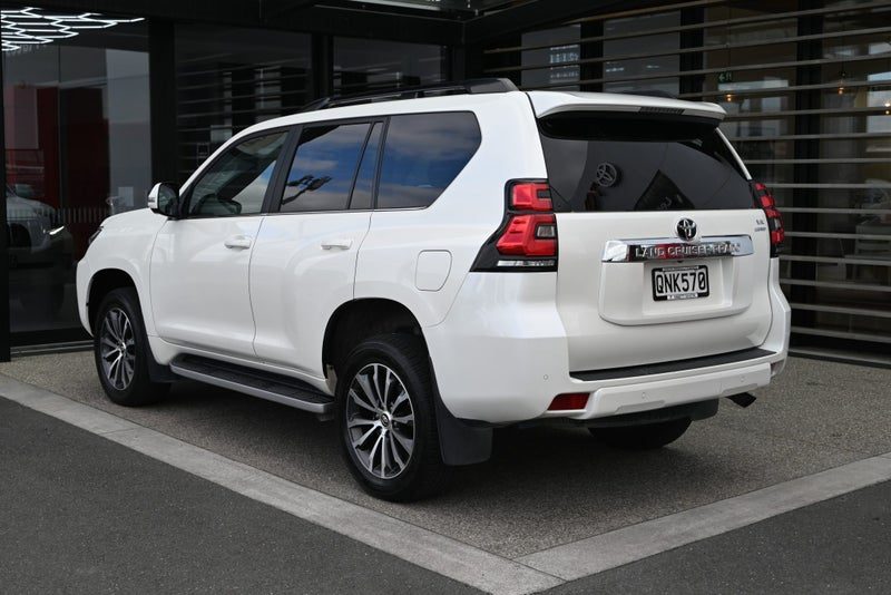2024 Toyota Land Cruiser VX Limited, photo 2