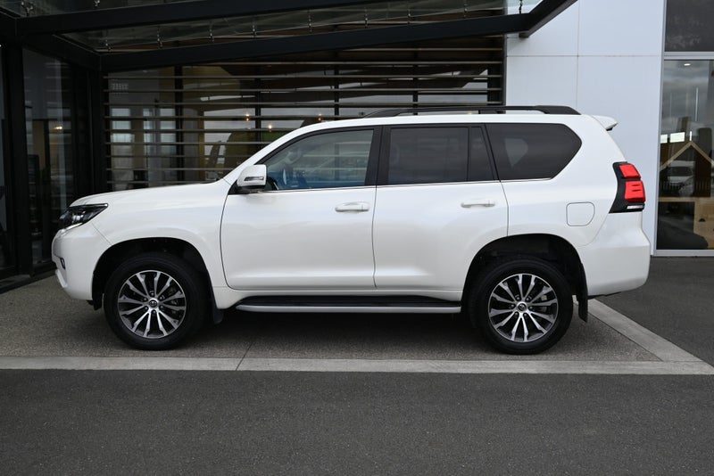 2024 Toyota Land Cruiser VX Limited, photo 3