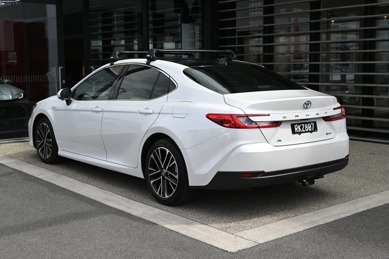 2025 Toyota Camry ZR 2.5 Petrol Hybrid FWD Sedan, photo 2