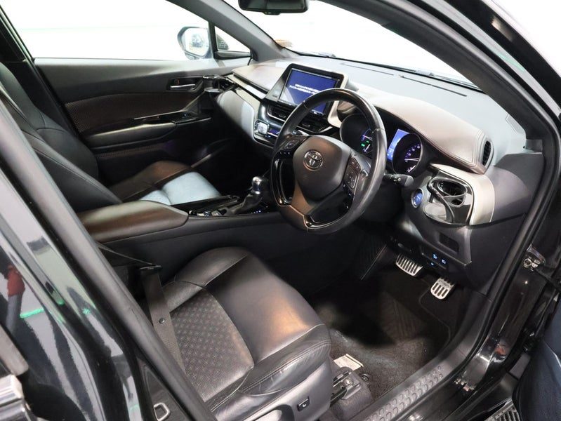 2017 Toyota C-HR HYBRID SO POPULAR, photo 3