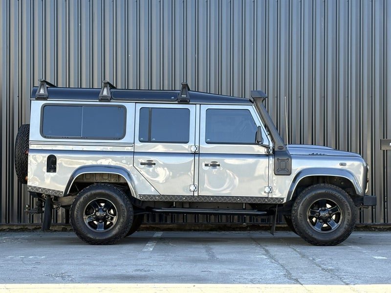 2014 Land Rover Defender 110 SE Station Wagon, photo 2
