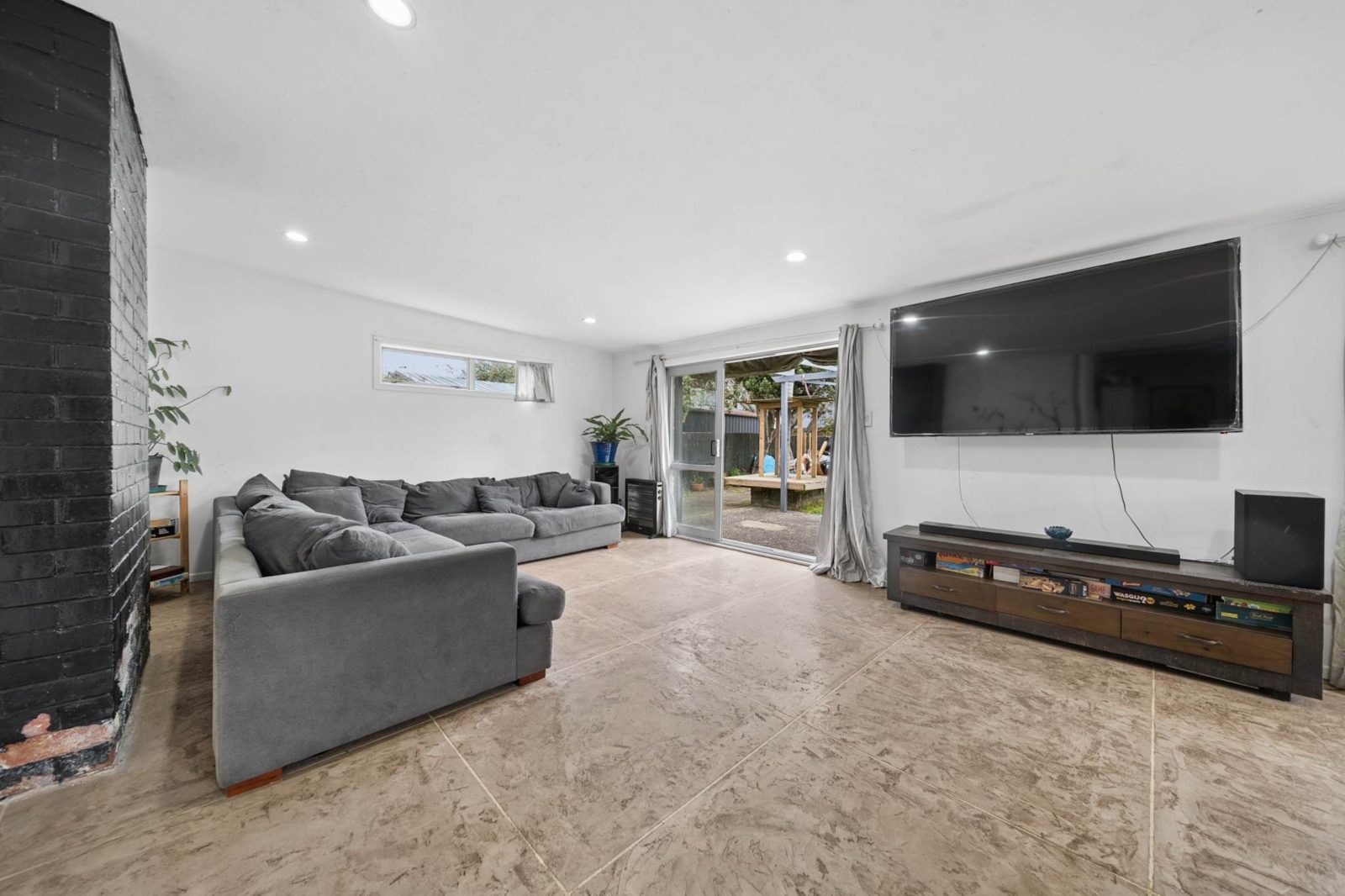 315 Massey Road, Mangere East, photo 17