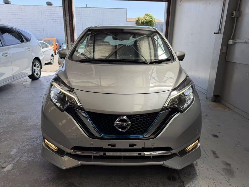 2017 Nissan Note MEDALIST E-POWER Leather, photo 2