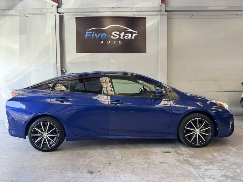 2016 Toyota Prius Hybrid New Shape, photo 3