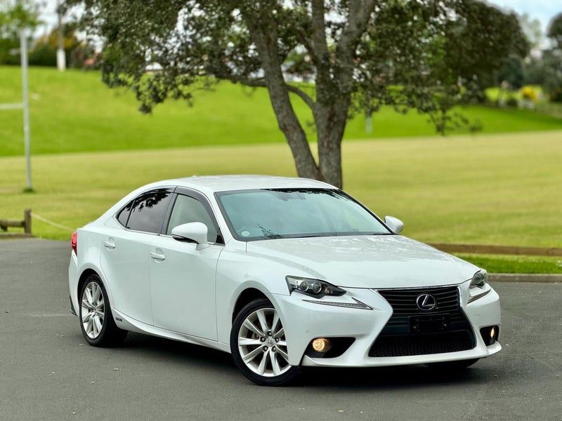 2013 Lexus IS 300h Version L, photo 2