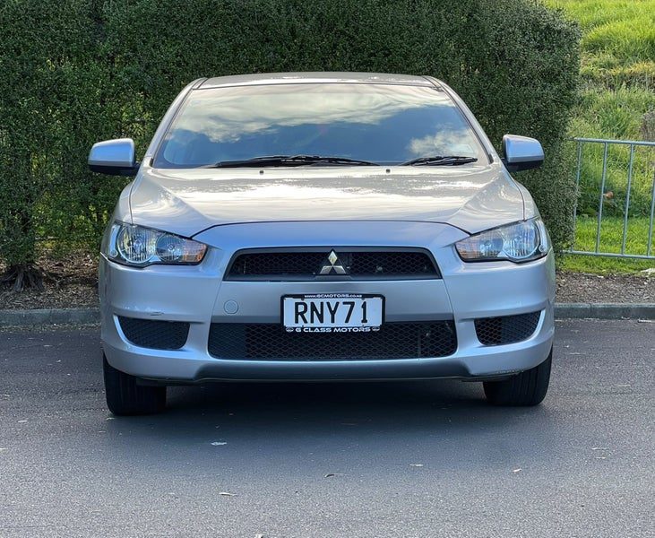 2010 Mitsubishi Lancer ES, photo 2