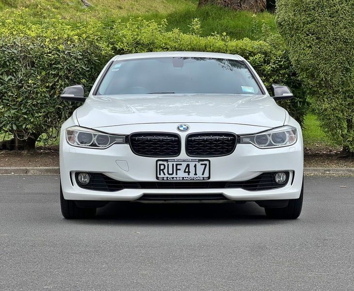2012 BMW 320i M Sport, photo 2