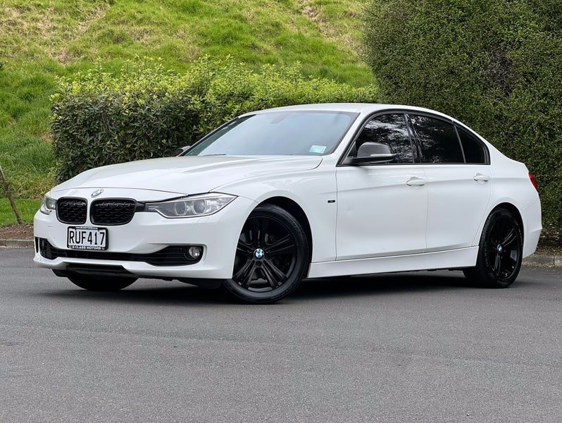 2012 BMW 320i M Sport, photo 3