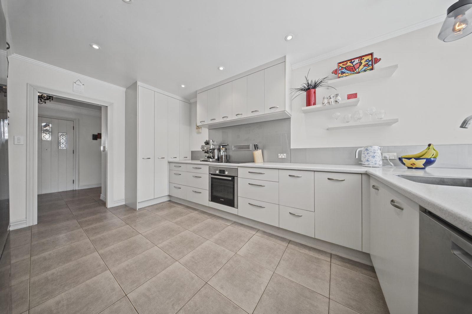27 Charles Dickens Drive, Mellons Bay, photo 12