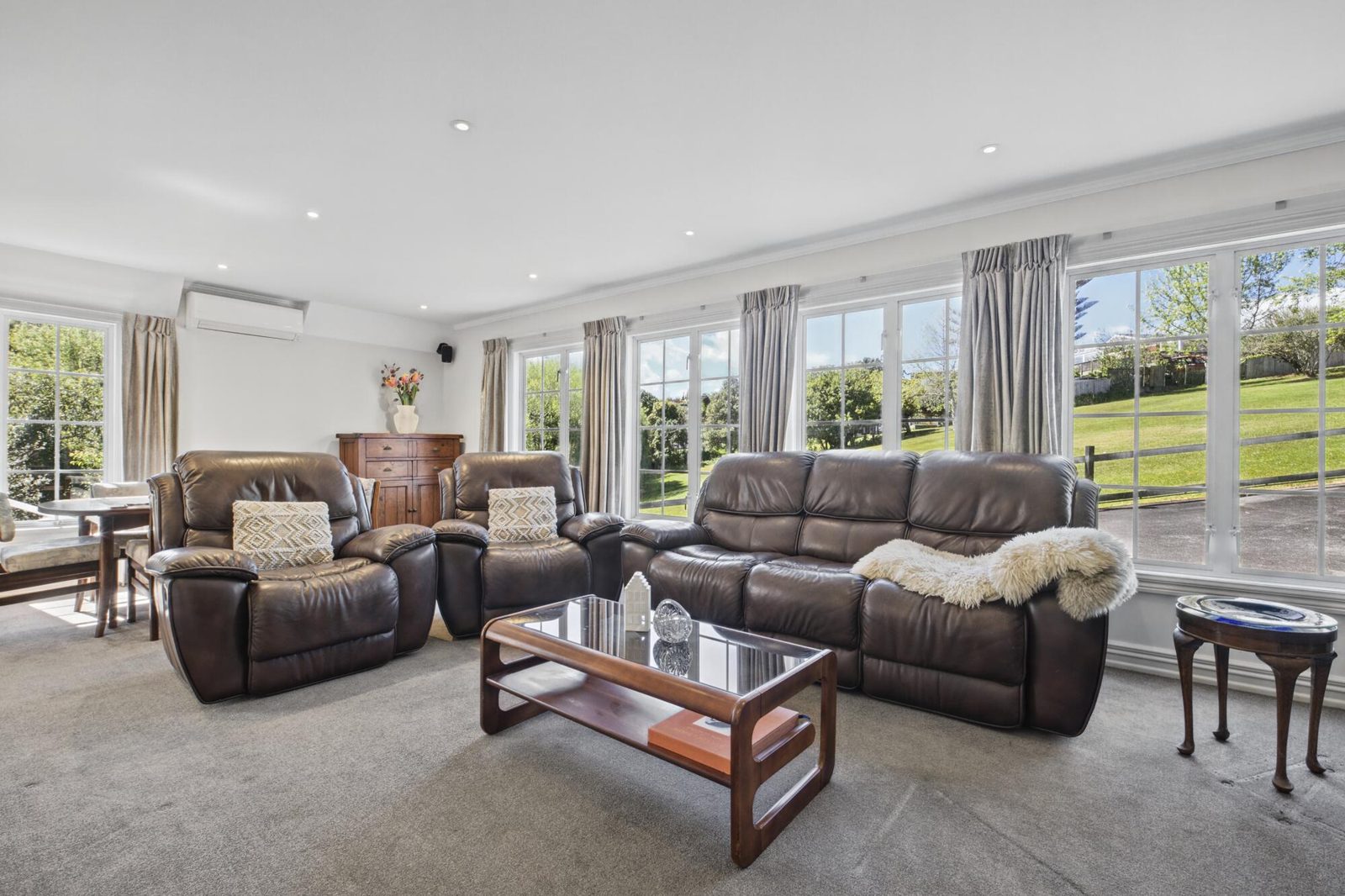 27 Charles Dickens Drive, Mellons Bay, photo 3