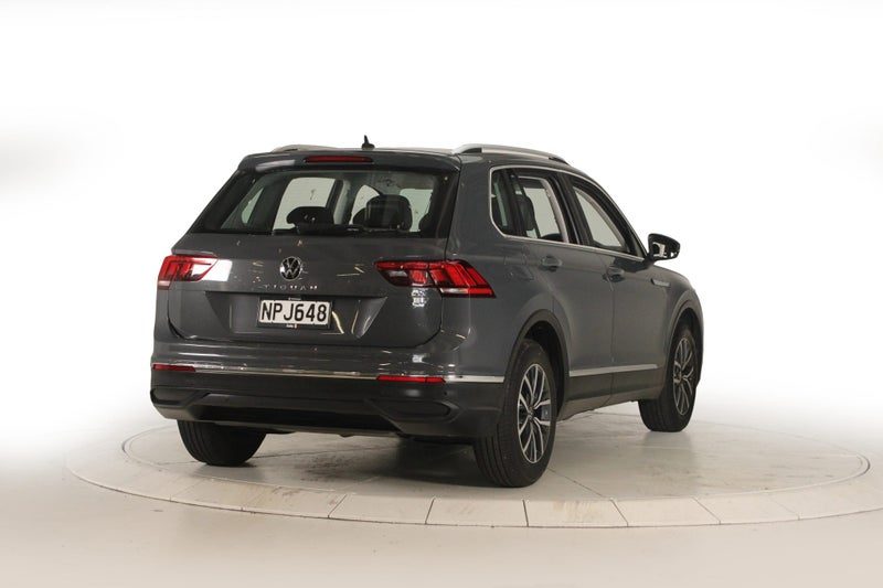 2021 Volkswagen Tiguan Life 2WD, photo 2