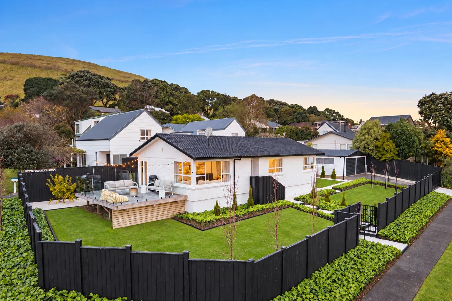 17 Ridgemount Rise, Mangere Bridge, photo 1