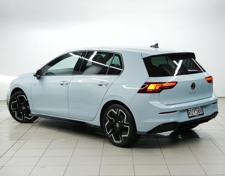 2026 Volkswagen Golf R-Line, photo 3