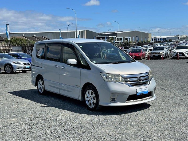 2012 Nissan Serena Hybrid