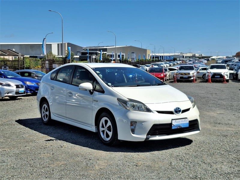 2013 Toyota Prius S pack.Park sensors.8 Airbags.