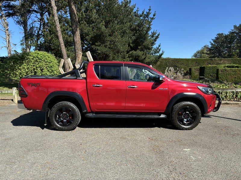2017 Toyota Hilux SR5 PreRunner 2WD, photo 2